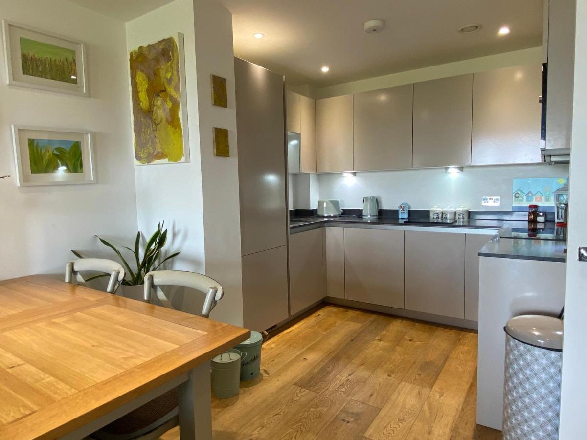 Ocean View Rd Apartment *